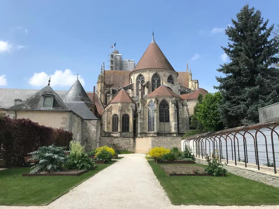 Super Appartement T3 Proche Gare Sens Exteriér fotografie